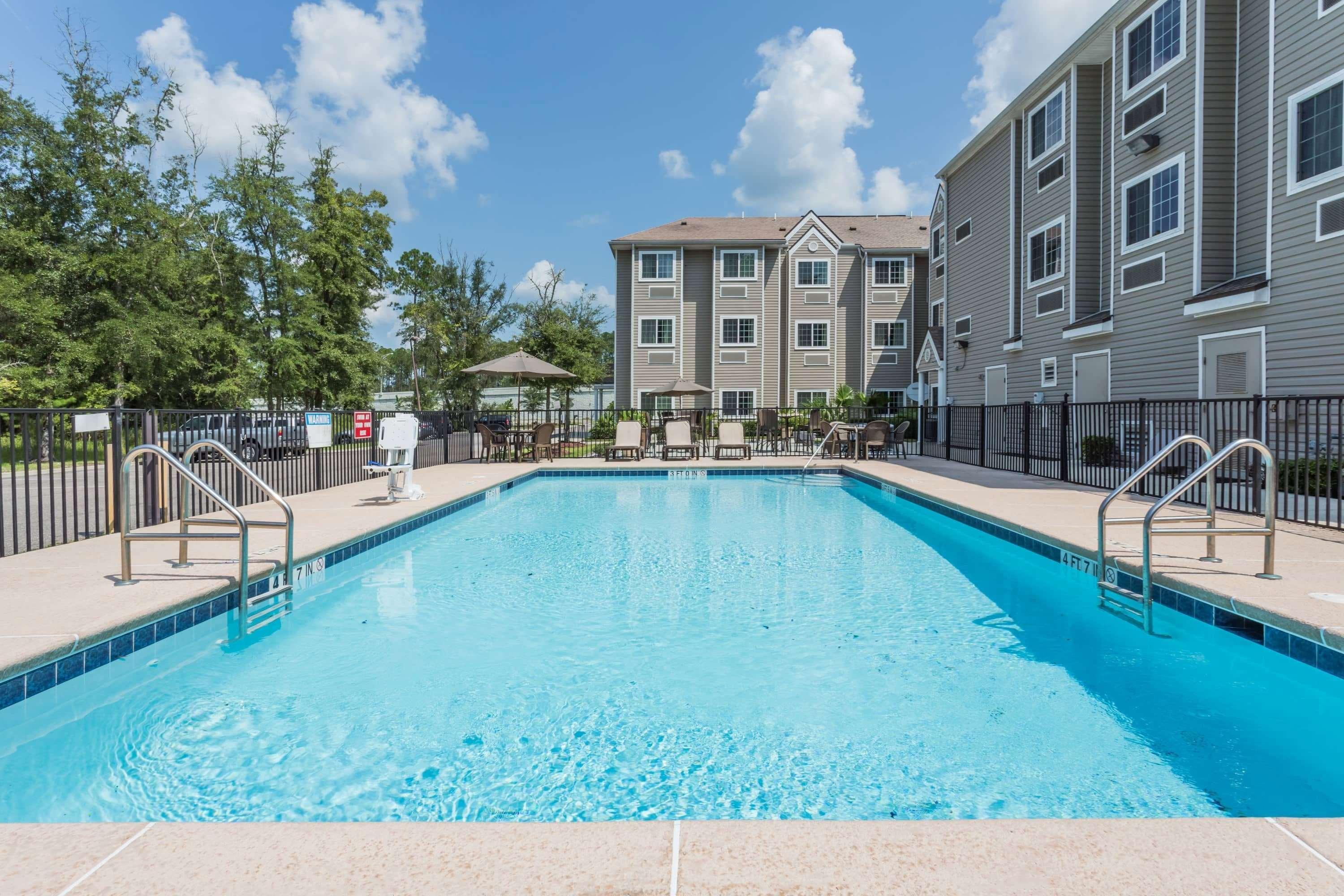 Microtel Inn & Suites By Wyndham Jacksonville Airport Bagian luar foto