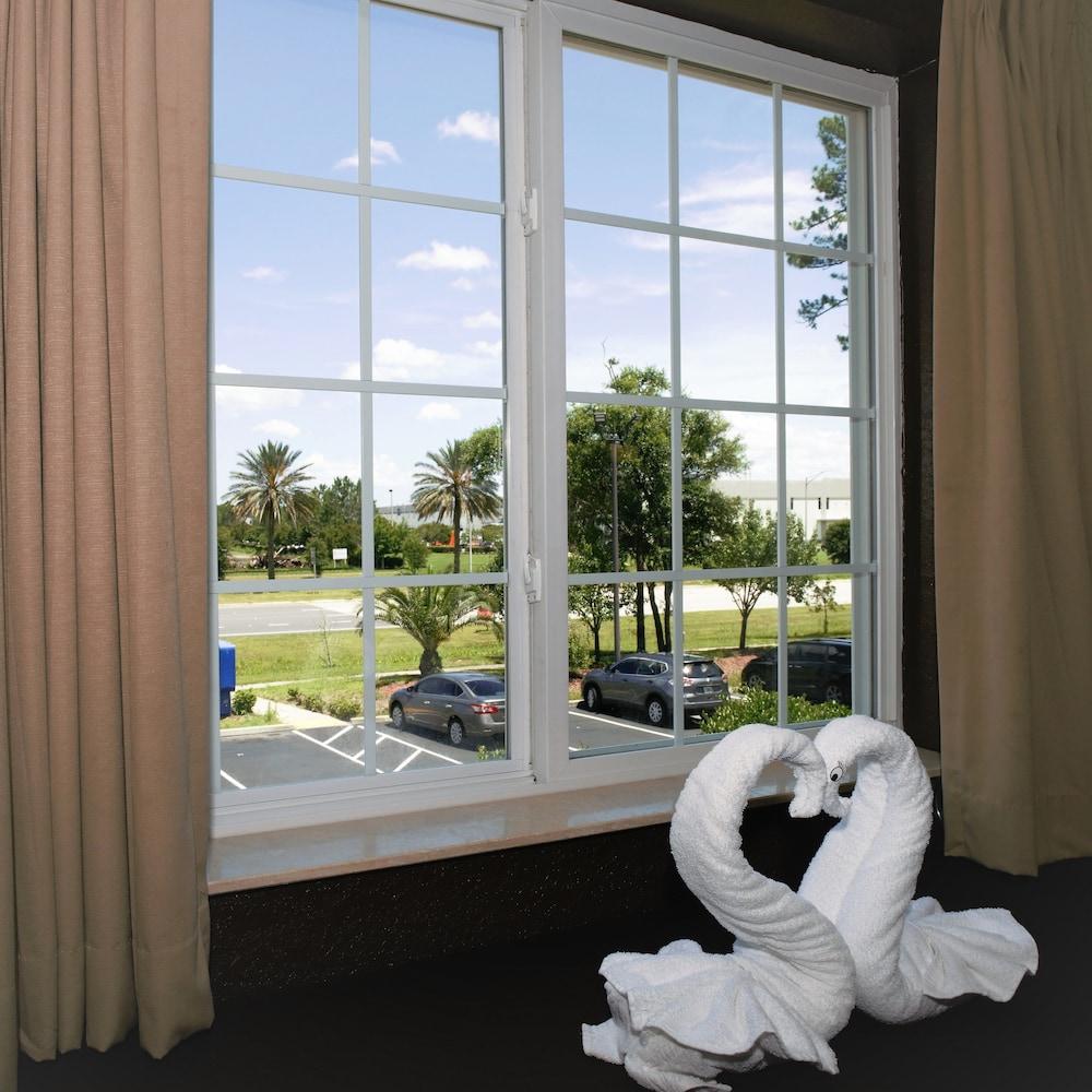Microtel Inn & Suites By Wyndham Jacksonville Airport Bagian luar foto